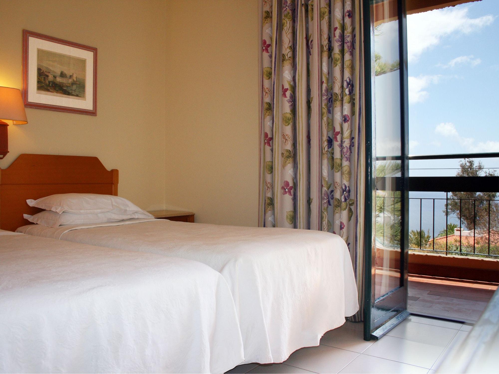 Dom Pedro Garajau Hotel Caniço Екстериор снимка